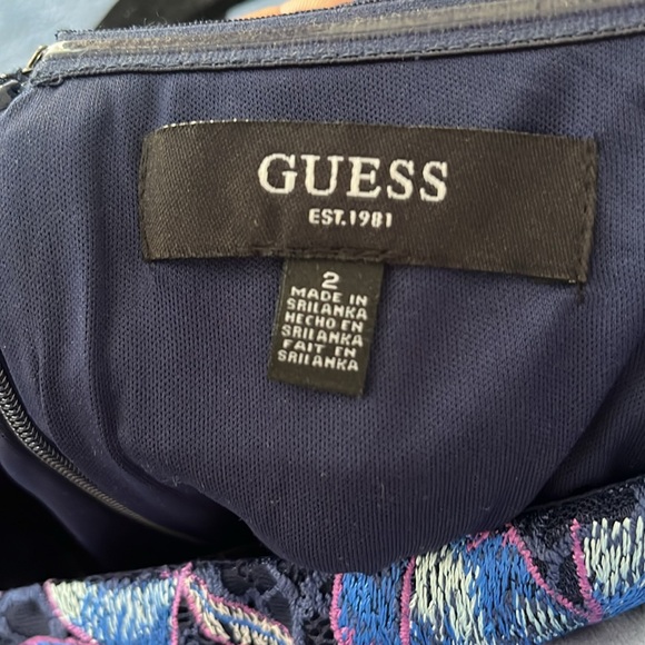 Mini Floral Lacey guess dress - Picture 4 of 4